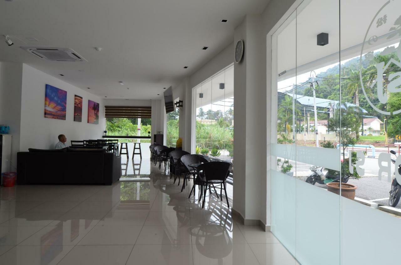 Hotel Pangkor Sj Pekan Pangkor Екстериор снимка